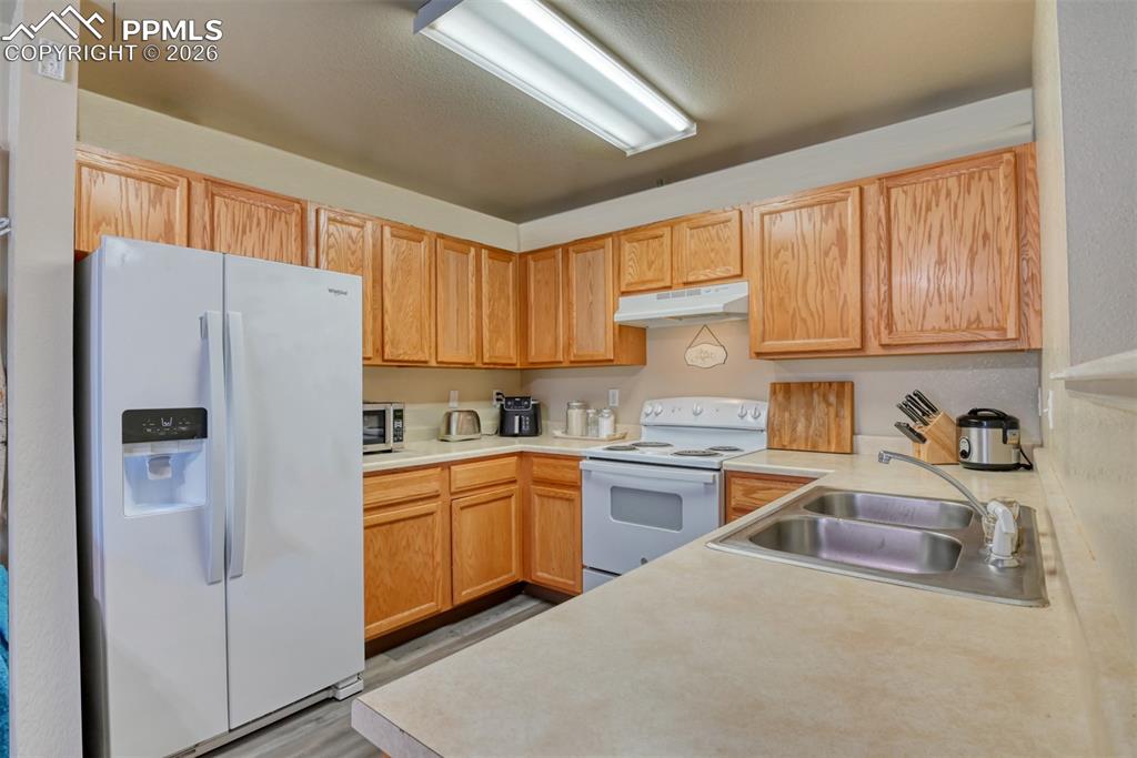 2095 Legacy Ridge View, Unit 101 Colorado Springs, CO 80910 - Photo 13 of 27