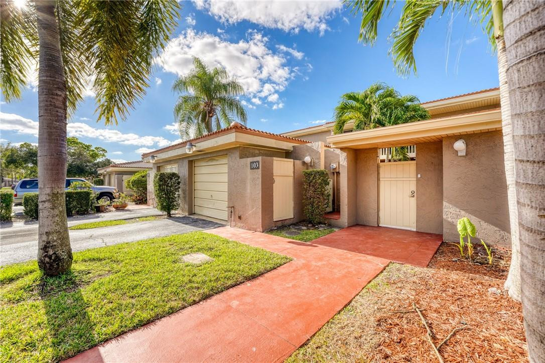 103 St Andrews Road Hollywood, FL 33021 - Photo 9 of 40 Photo 9