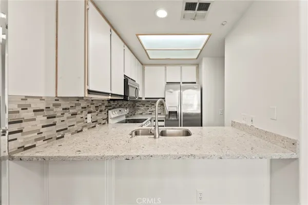 $899,999 | 2960 Champion Way, Unit 1304, Tustin, CA 92782