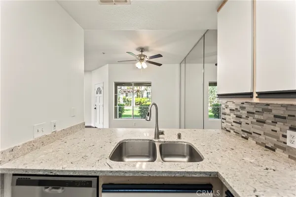 $899,999 | 2960 Champion Way, Unit 1304, Tustin, CA 92782