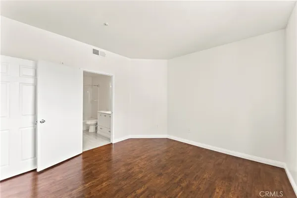 $899,999 | 2960 Champion Way, Unit 1304, Tustin, CA 92782