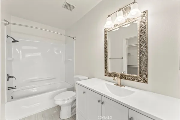 $899,999 | 2960 Champion Way, Unit 1304, Tustin, CA 92782