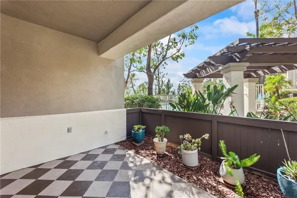 $899,999 | 2960 Champion Way, Unit 1304, Tustin, CA 92782