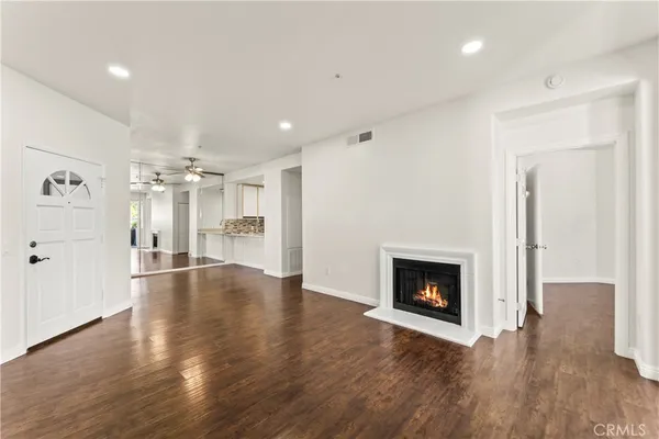 $899,999 | 2960 Champion Way, Unit 1304, Tustin, CA 92782