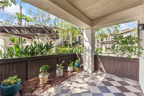 $899,999 | 2960 Champion Way, Unit 1304, Tustin, CA 92782