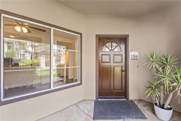 $899,999 | 2960 Champion Way, Unit 1304, Tustin, CA 92782
