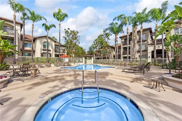 $899,999 | 2960 Champion Way, Unit 1304, Tustin, CA 92782