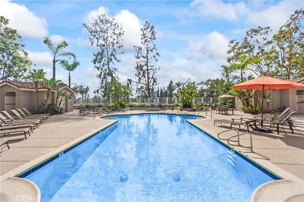 $899,999 | 2960 Champion Way, Unit 1304, Tustin, CA 92782