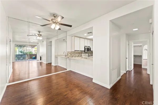 $899,999 | 2960 Champion Way, Unit 1304, Tustin, CA 92782