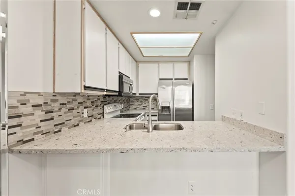 $899,999 | 2960 Champion Way, Unit 1304, Tustin, CA 92782