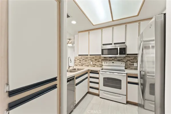 $899,999 | 2960 Champion Way, Unit 1304, Tustin, CA 92782