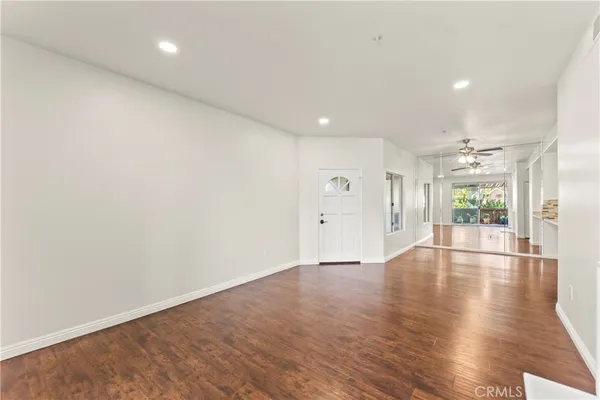 $899,999 | 2960 Champion Way, Unit 1304, Tustin, CA 92782