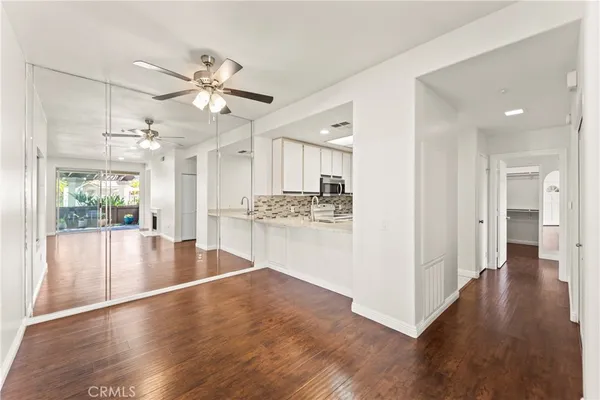 $899,999 | 2960 Champion Way, Unit 1304, Tustin, CA 92782