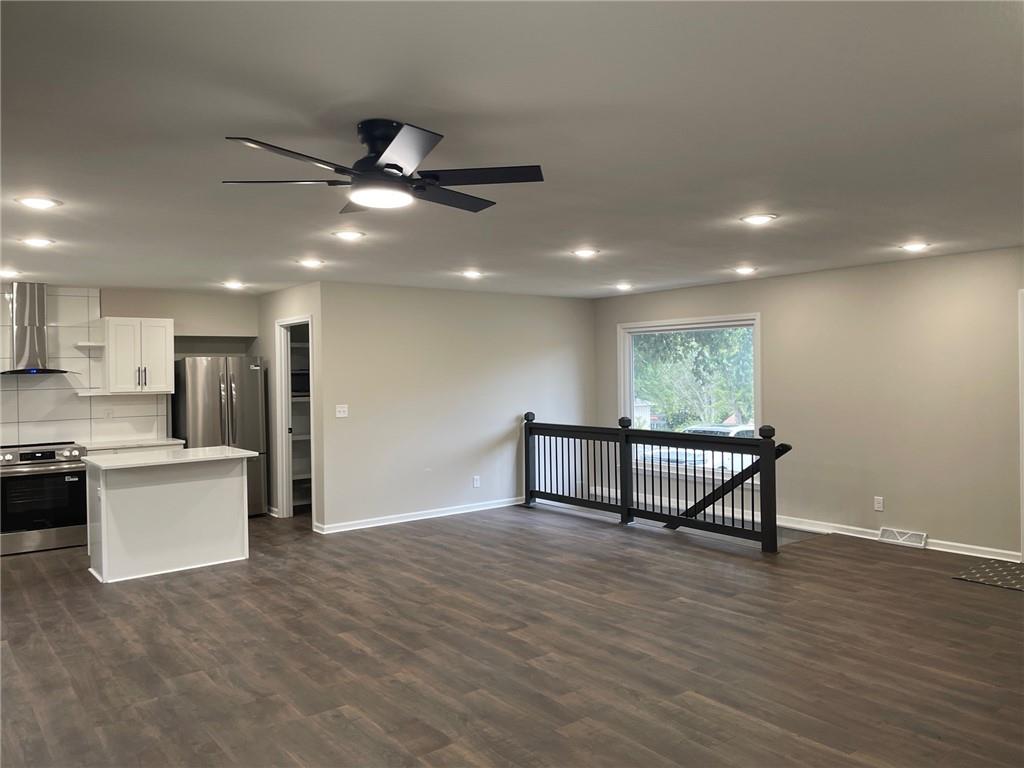 240 Southeast 131st Road Warrensburg, MO 64093 - Photo 4 of 20