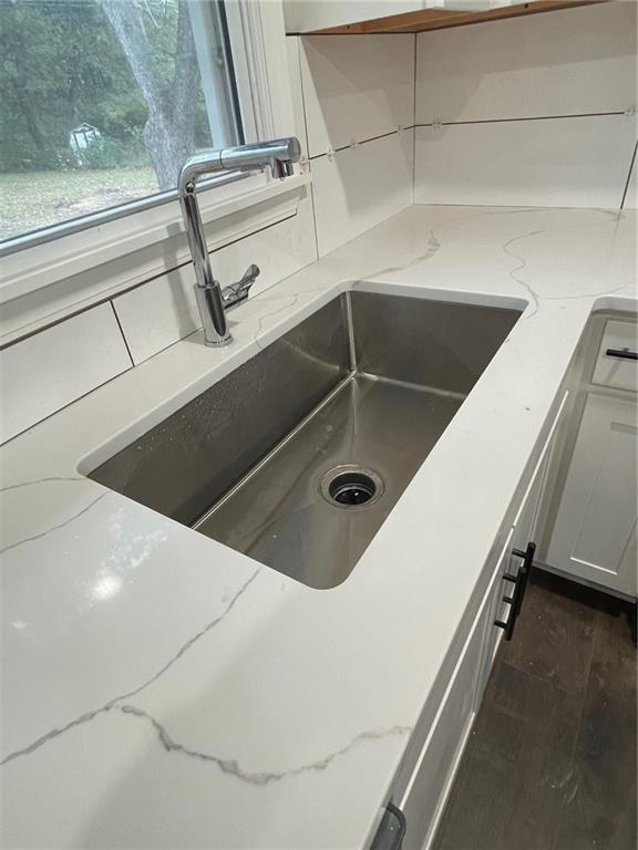 240 Southeast 131st Road Warrensburg, MO 64093 - Photo 6 of 20