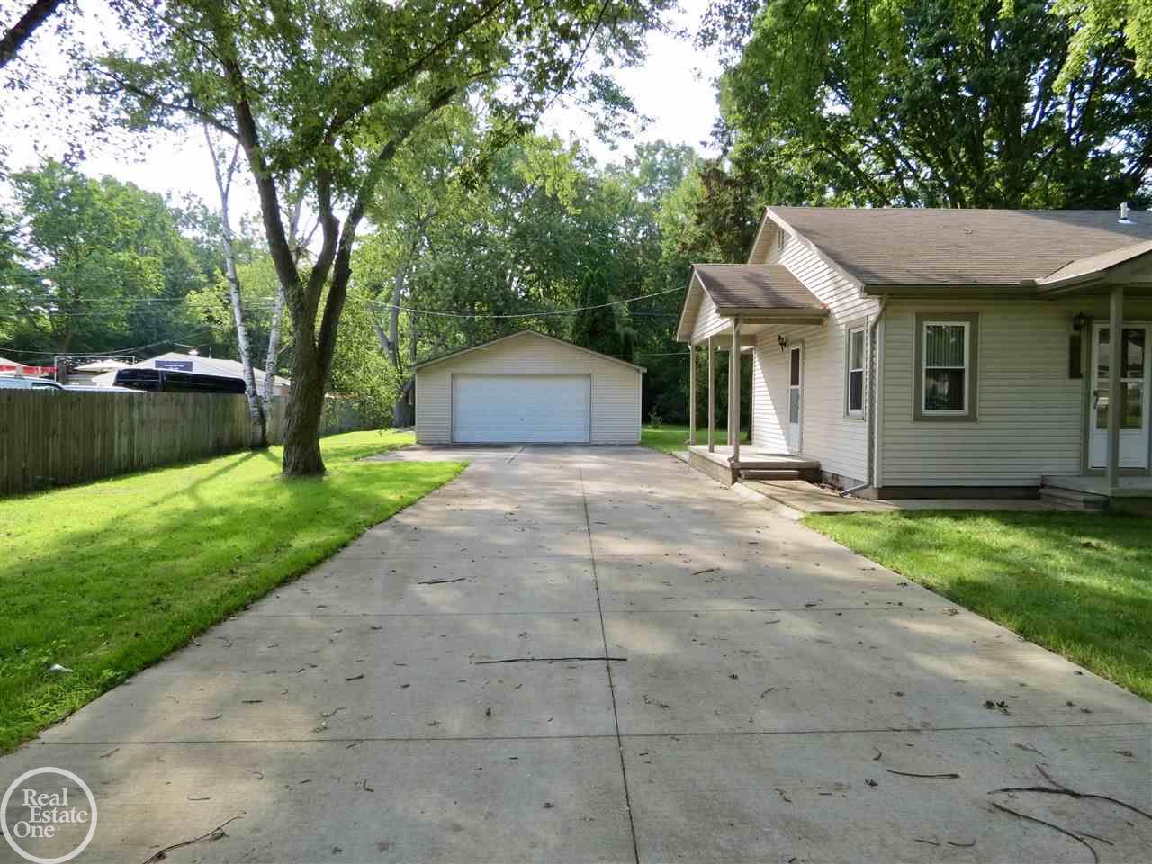 3530 Alida Avenue Rochester, MI 48309 - Photo 39 of 55 50053248-43.JPG