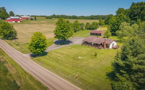 $450,000 | 15692 Carson Road, Mount Vernon, OH 43050