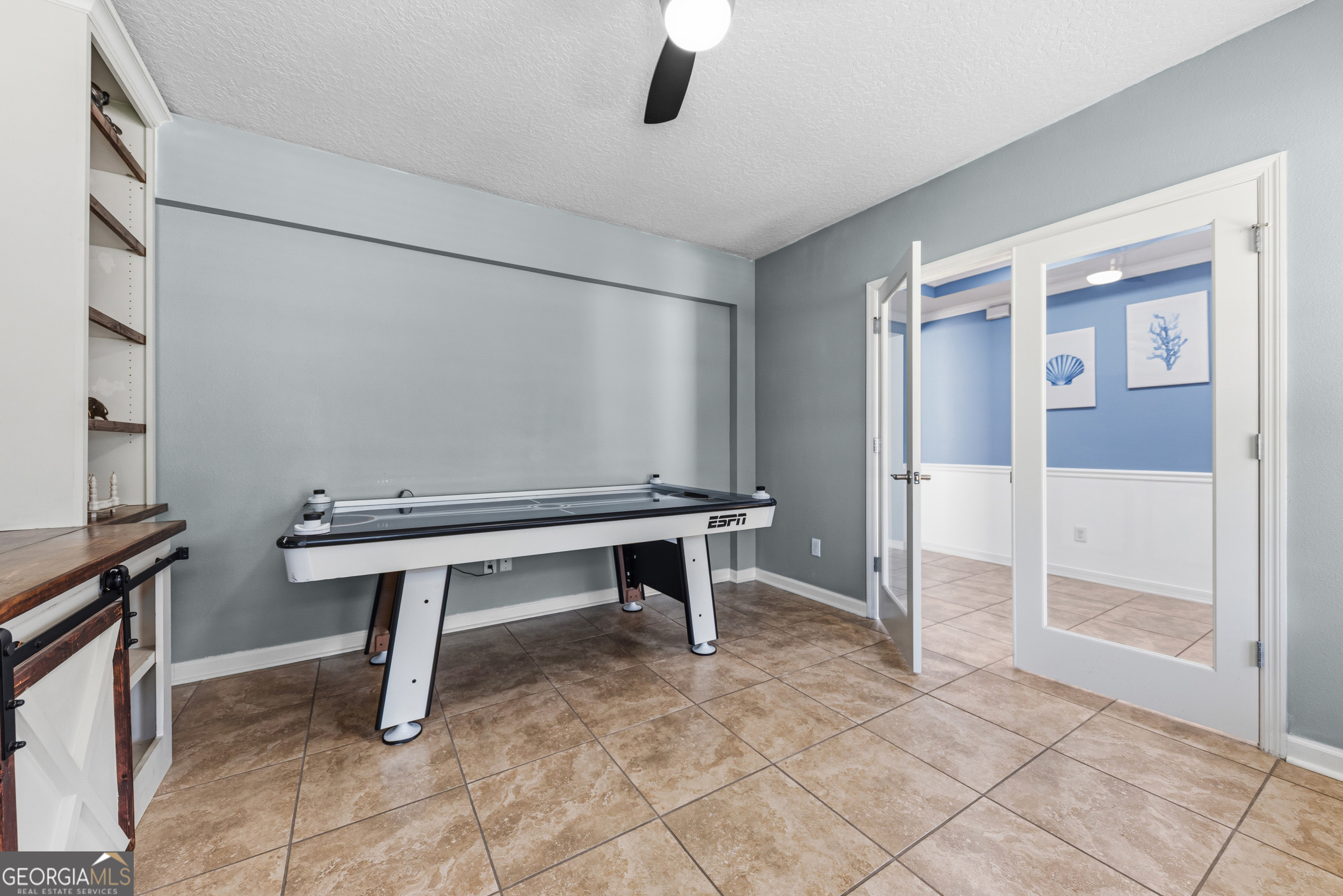 135 Walnut Way Kingsland, GA 31548 - Photo 26 of 35 a room with furniture