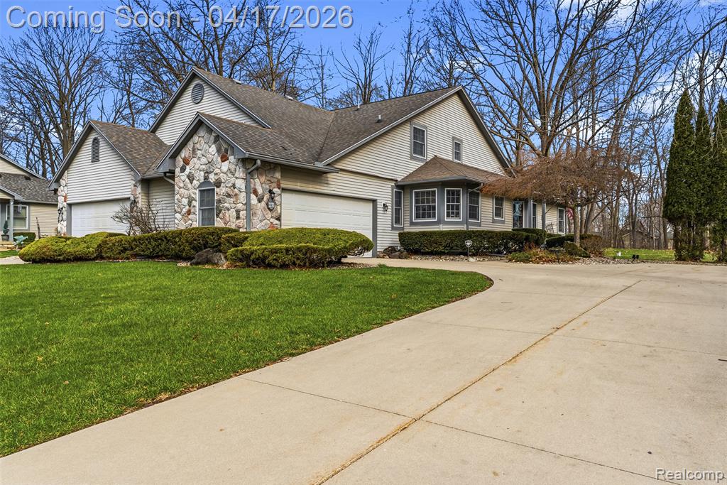 2270 Golden Pond Fenton, MI 48430 - Photo 2 of 30
