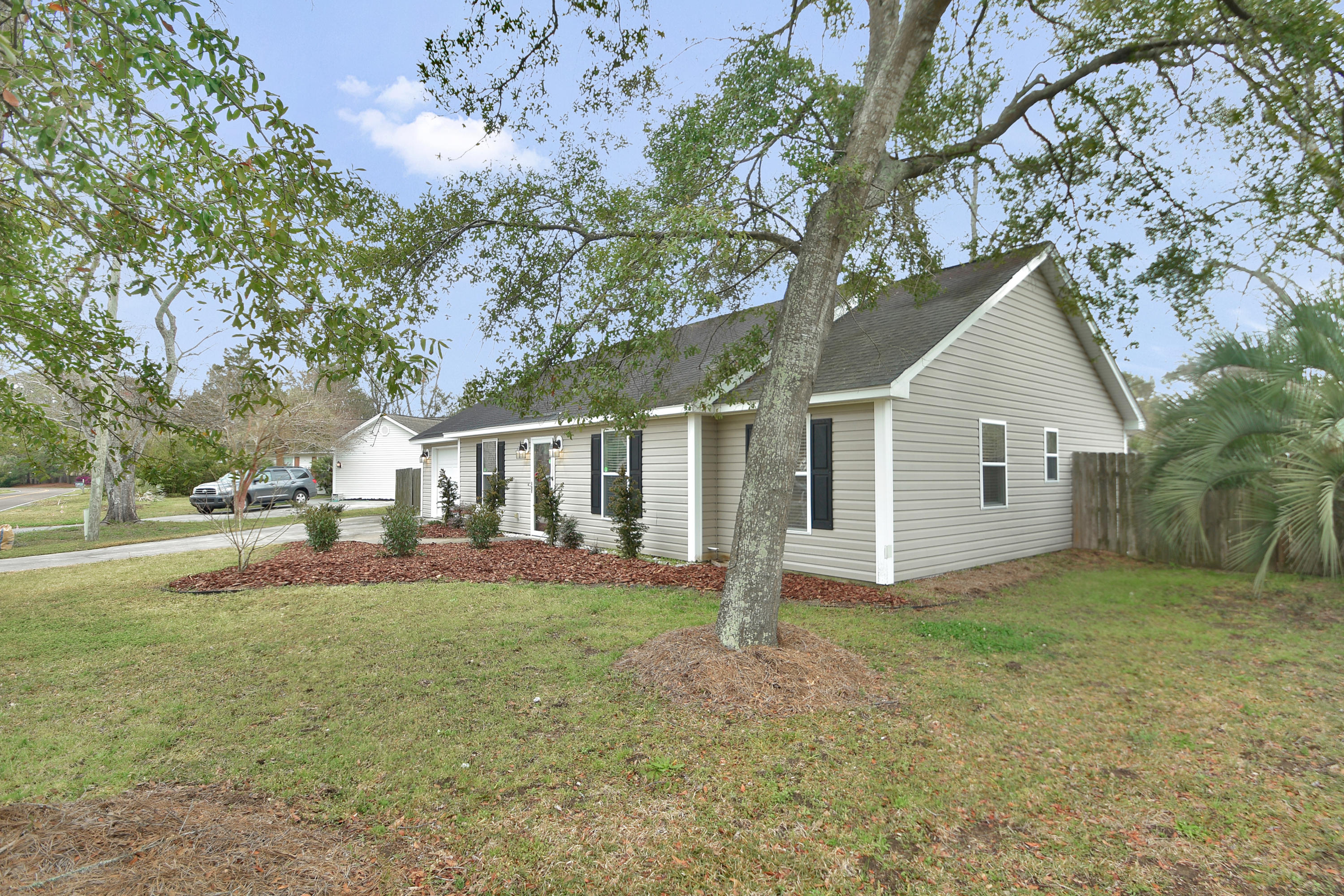 1240 Secessionville Road Charleston, SC 29412 - Photo 3 of 57 001