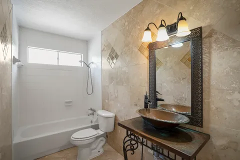 $284,999 | 5918 Par 4 Drive, Houston, TX 77088