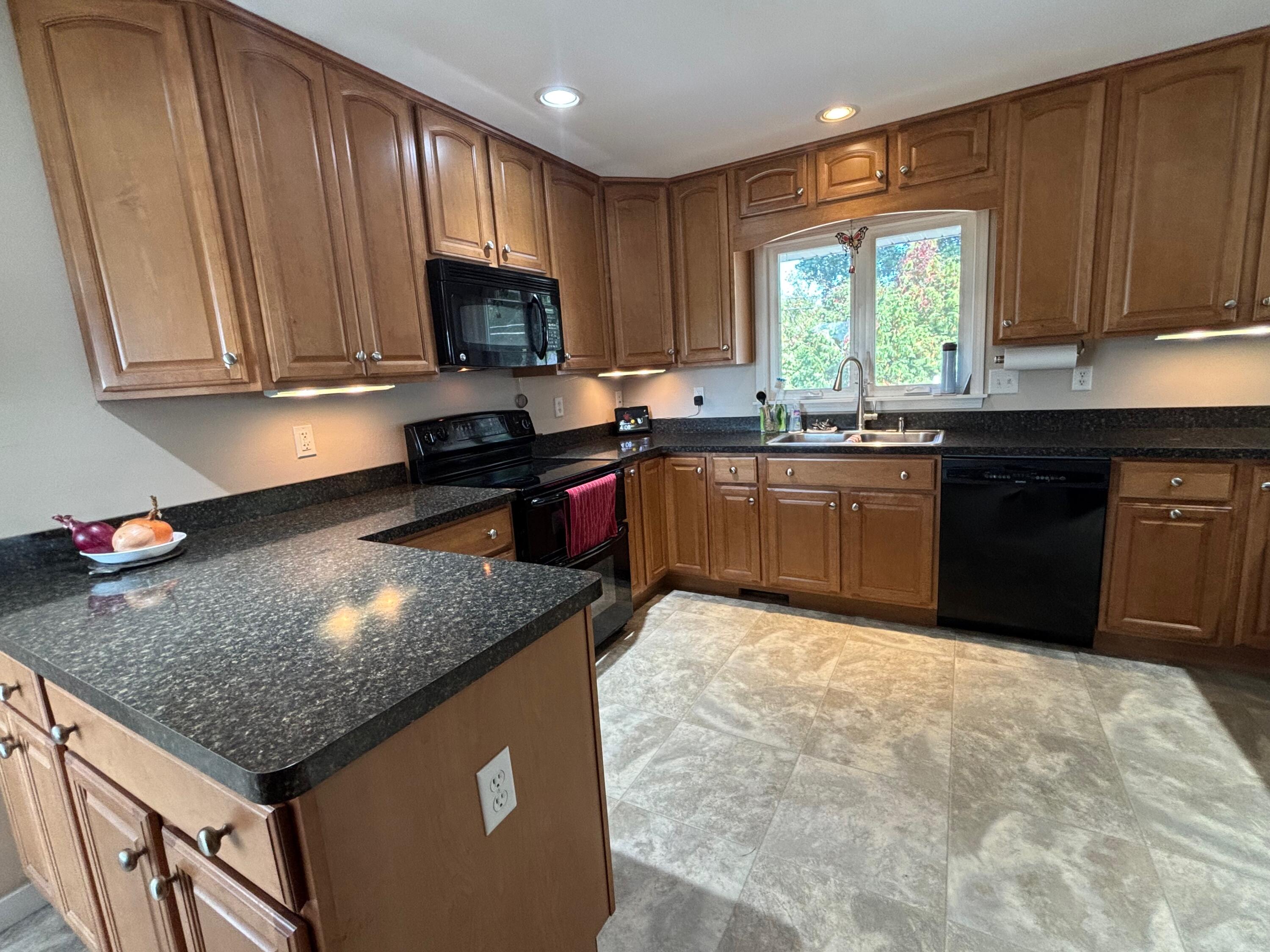 60 North Plum Street Hart, MI 49420 - Photo 11 of 64 IMG_4768