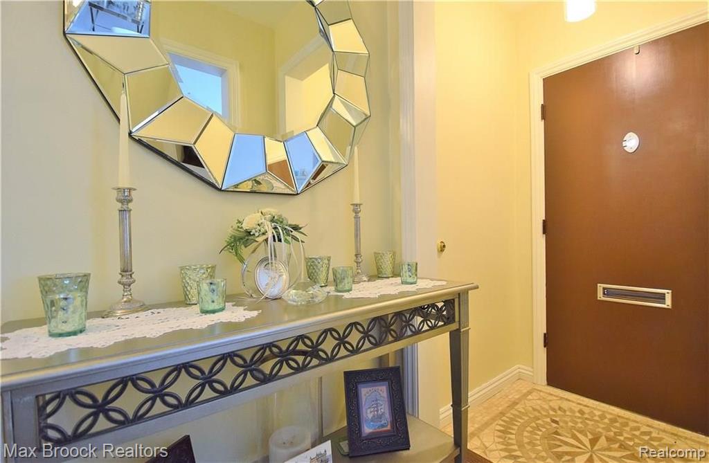 16157 Reedmere Avenue Beverly Hills, MI 48025 - Photo 2 of 19