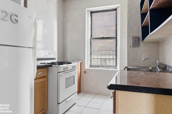 $489,000 | 825 West 179th Street, Unit 2G | Hudson Heights