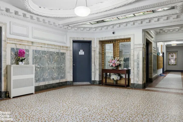 $489,000 | 825 West 179th Street, Unit 2G | Hudson Heights