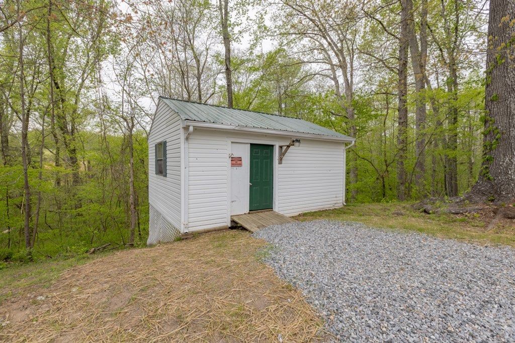 1261 Lunenburg County Road Keysville, VA 23947 - Photo 21 of 40 Gallery Image 21