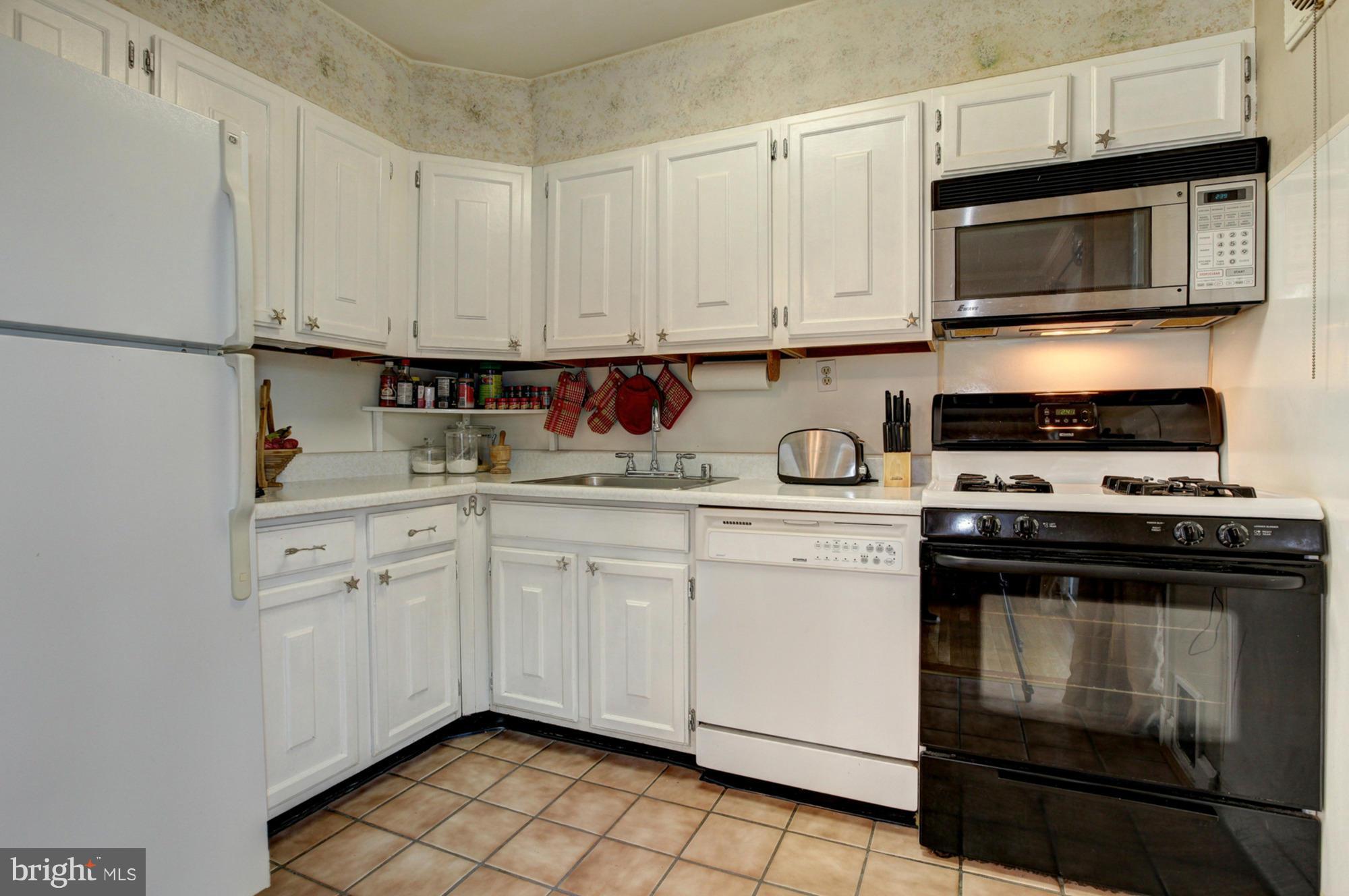 416 Kerwin Road Silver Spring, MD 20901 - Photo 11 of 18 Kitchen