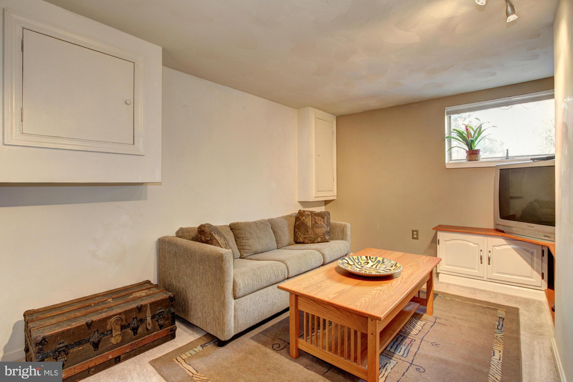 416 Kerwin Road Silver Spring, MD 20901 - Photo 16 of 18 Interior (General)