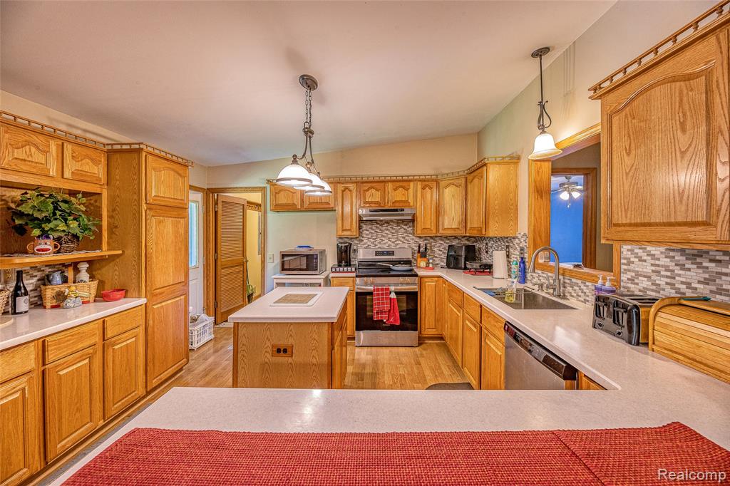 6855 Lyons Road Imlay City, MI 48444 - Photo 22 of 50