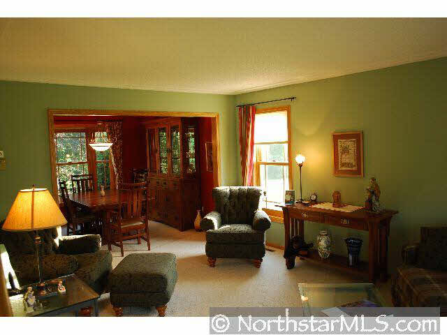 696 Oxford Road Eagan, MN 55123 - Photo 2 of 9 Gallery Image 2