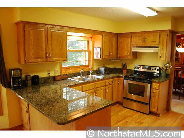 696 Oxford Road Eagan, MN 55123 - Photo 4 of 9 Gallery Image 4