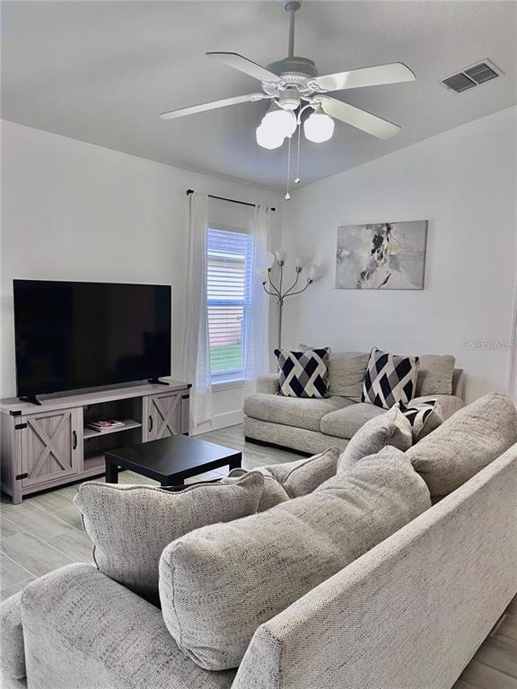 701 Sandy Ridge Drive Davenport, FL 33896 - Photo 3 of 18