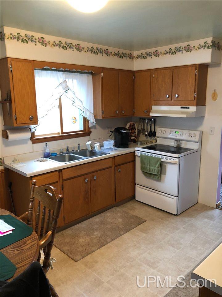 159 Valley Road Negaunee, MI 49866 - Photo 2 of 11 Gallery Image 2