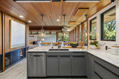 $3,995,000 | 80 Skywood Way, Woodside, CA 94062