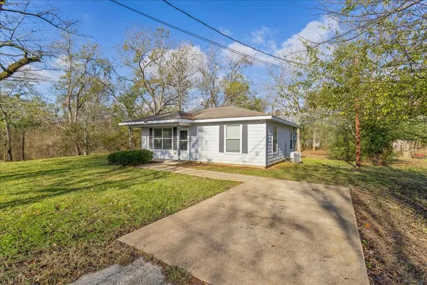 $91,000 | 1005 South Dunbar Street, Crockett, TX 75835