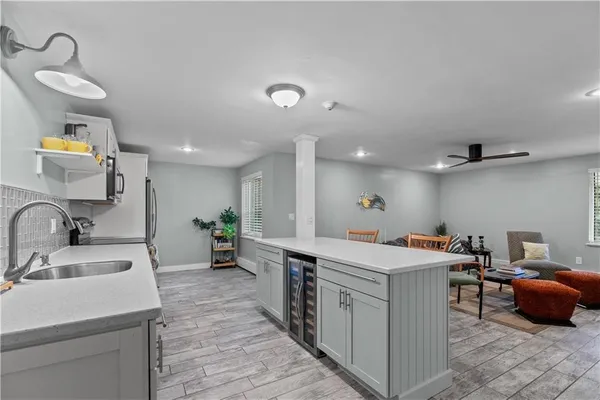 $2,200 | 66 Girard Avenue, Unit 114, Newport, RI 02840