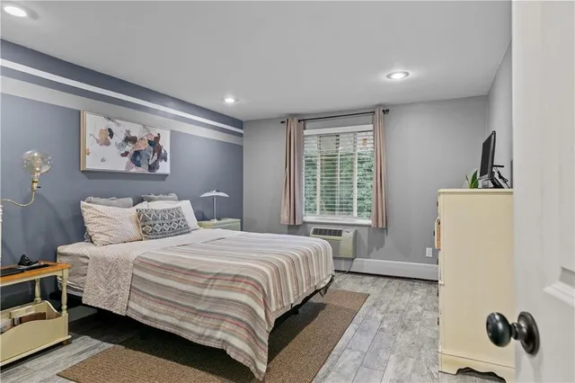 $2,200 | 66 Girard Avenue, Unit 114, Newport, RI 02840