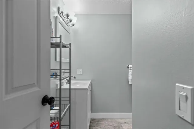 $2,200 | 66 Girard Avenue, Unit 114, Newport, RI 02840