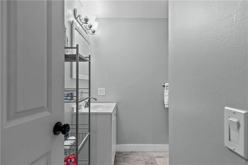 66 Girard Avenue, Unit 114 Newport, RI 02840 - Photo 18 of 24