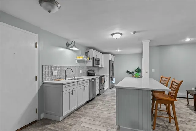 $2,200 | 66 Girard Avenue, Unit 114, Newport, RI 02840