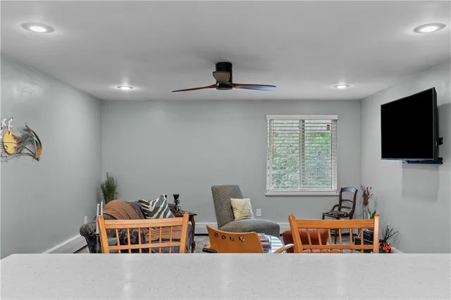 $2,200 | 66 Girard Avenue, Unit 114, Newport, RI 02840