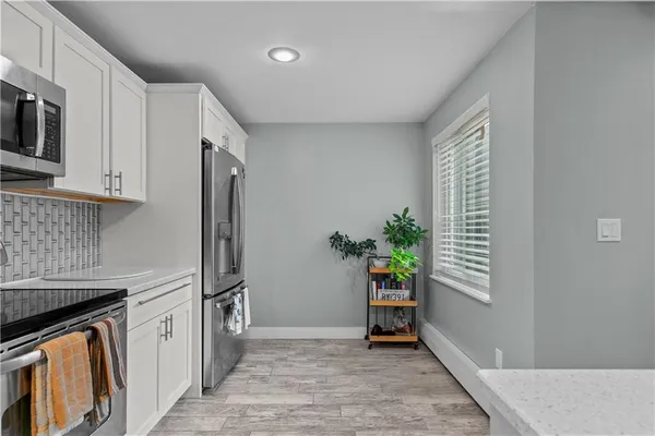 $2,200 | 66 Girard Avenue, Unit 114, Newport, RI 02840