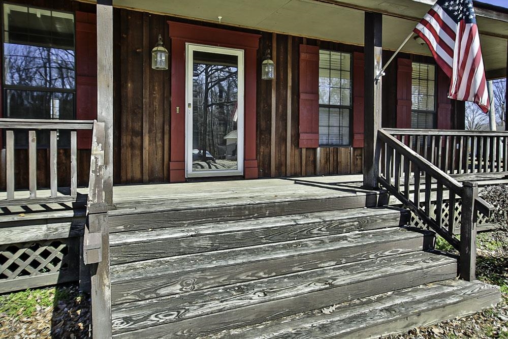 5748 Spring Lake Road Memphis, TN 38135 - Photo 3 of 27