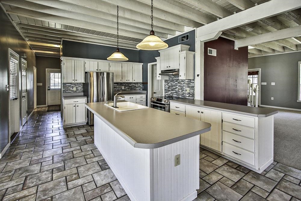 5748 Spring Lake Road Memphis, TN 38135 - Photo 8 of 27