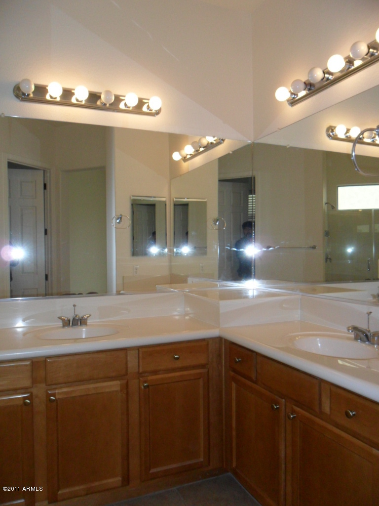 4101 East Rakestraw Lane Gilbert, AZ 85298 - Photo 33 of 43 SAM_2582
