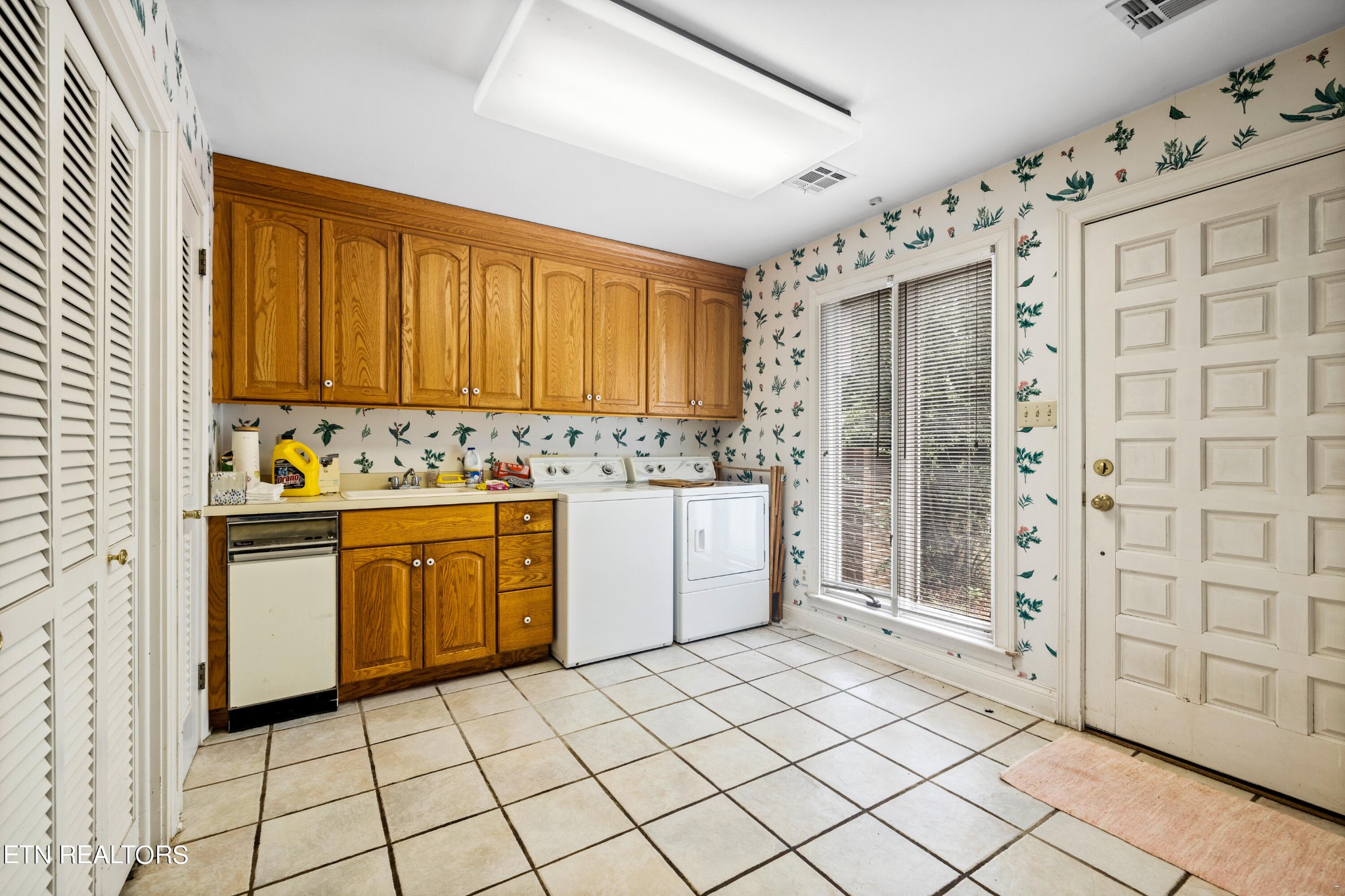 705707 Kempton Road Knoxville, TN 37909 - Photo 6 of 38 Gallery Image 6